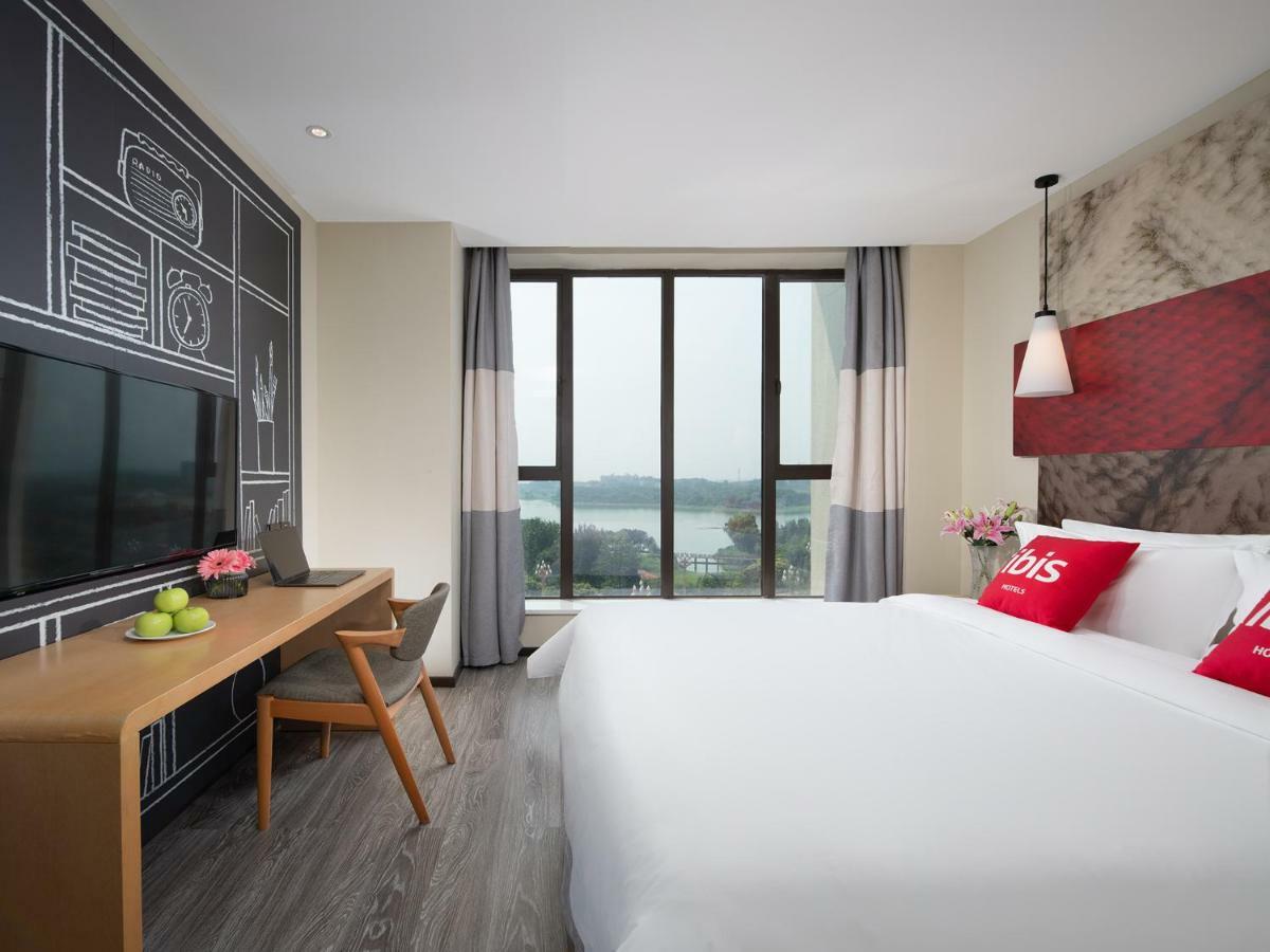 Ibis Hotel Emeishan Exterior foto